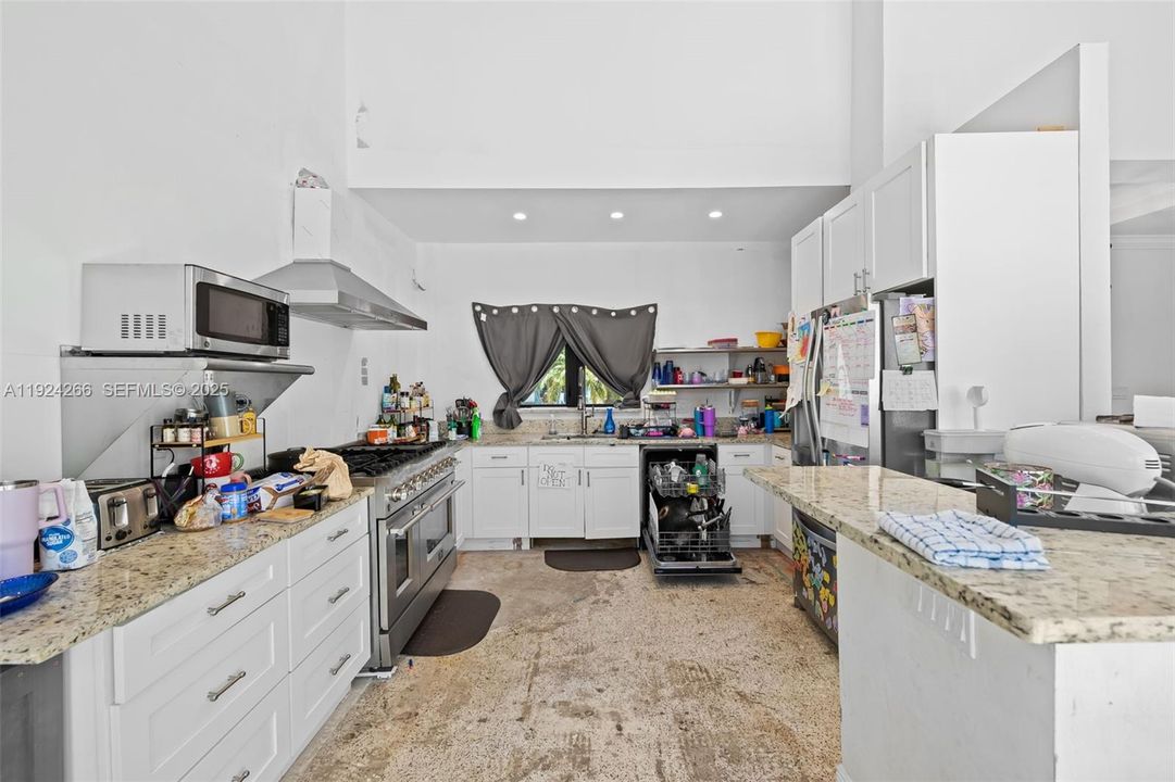 For Sale: $1,625,496 (6 beds, 4 baths, 4447 Square Feet)