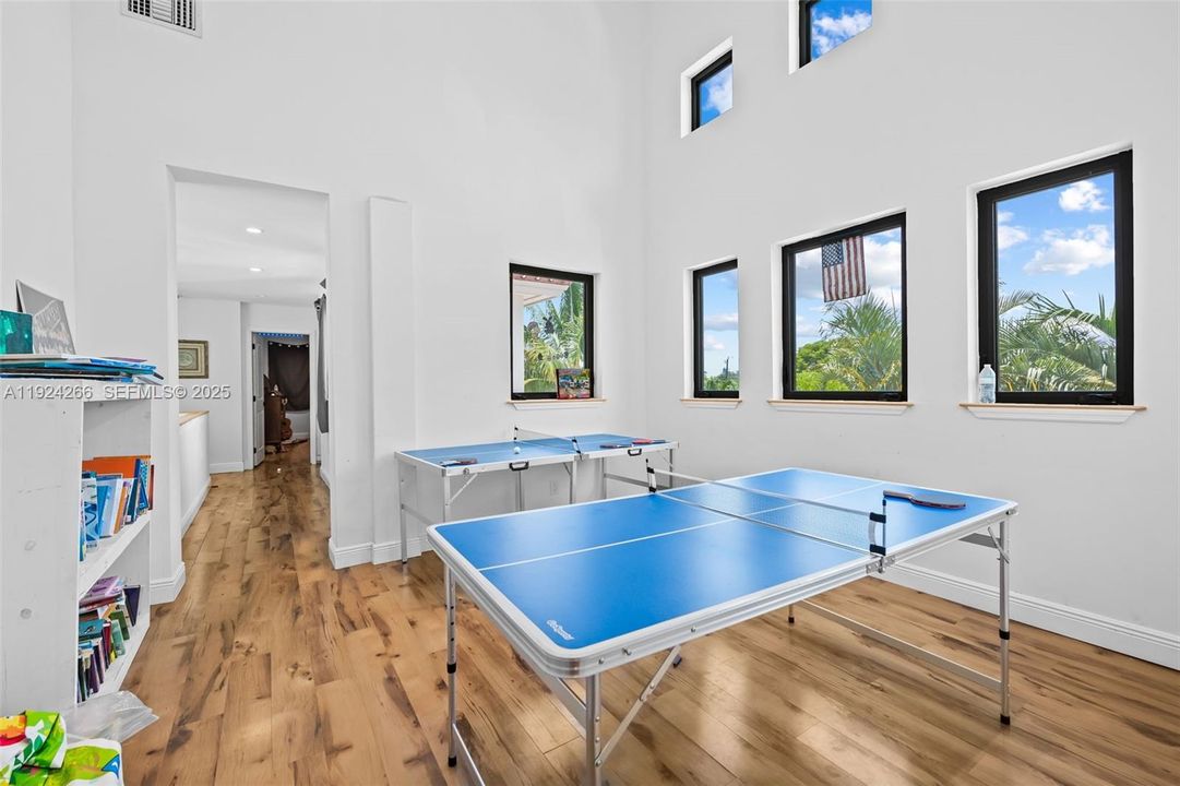 For Sale: $1,625,496 (6 beds, 4 baths, 4447 Square Feet)