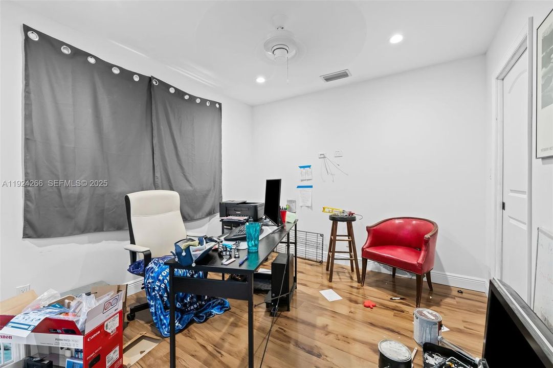 For Sale: $1,625,496 (6 beds, 4 baths, 4447 Square Feet)