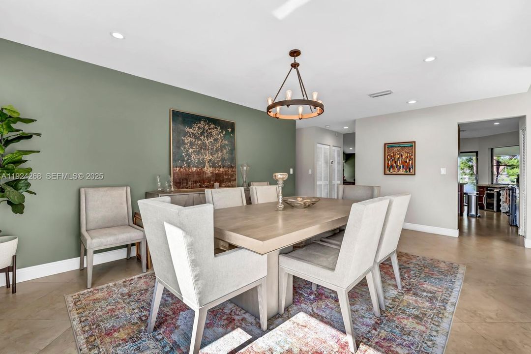 В аренду: $11,500 (5 спален, 4 ванн, 3453 Квадратных фут)