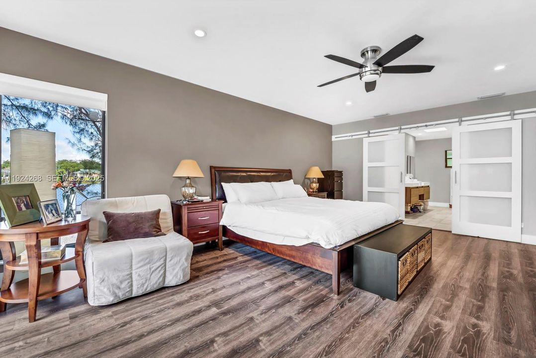 В аренду: $11,500 (5 спален, 4 ванн, 3453 Квадратных фут)