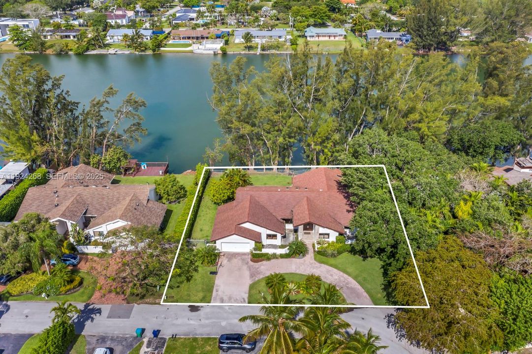 В аренду: $11,500 (5 спален, 4 ванн, 3453 Квадратных фут)