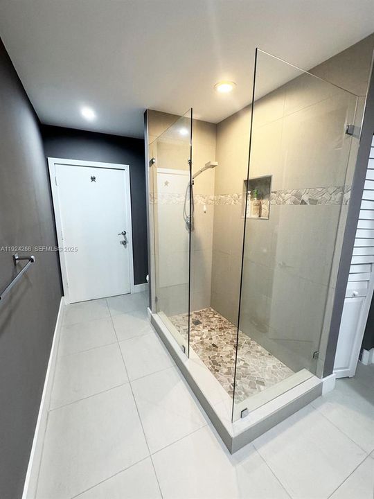 В аренду: $11,500 (5 спален, 4 ванн, 3453 Квадратных фут)