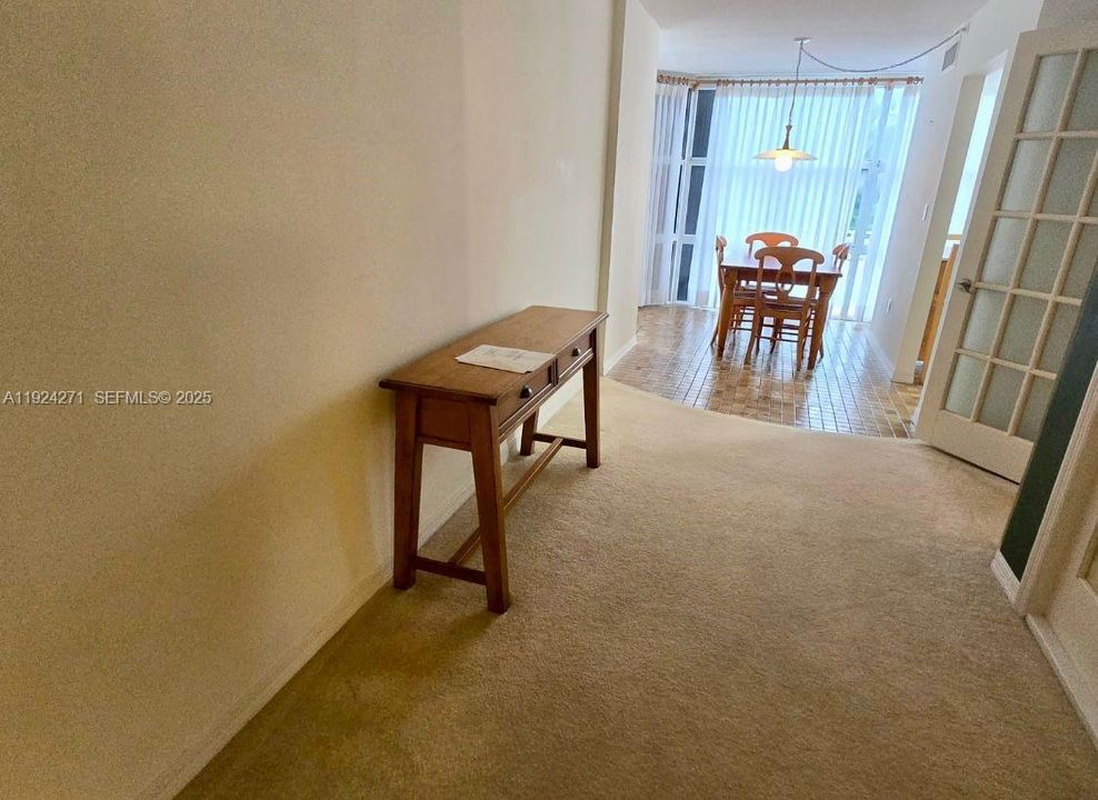 For Sale: $3,500 (1 beds, 2 baths, 1371 Square Feet)
