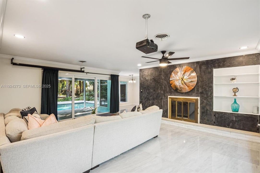 В аренду: $5,000 (4 спален, 2 ванн, 1989 Квадратных фут)