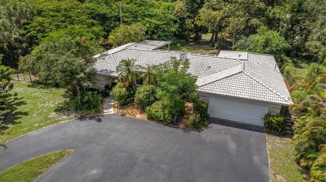 В аренду: $5,000 (4 спален, 2 ванн, 1989 Квадратных фут)