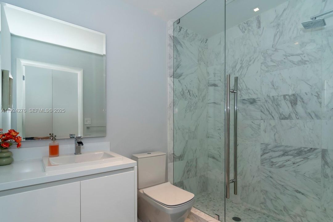 出租: $24,000 (4 贝兹, 4 浴室, 3214 平方英尺)