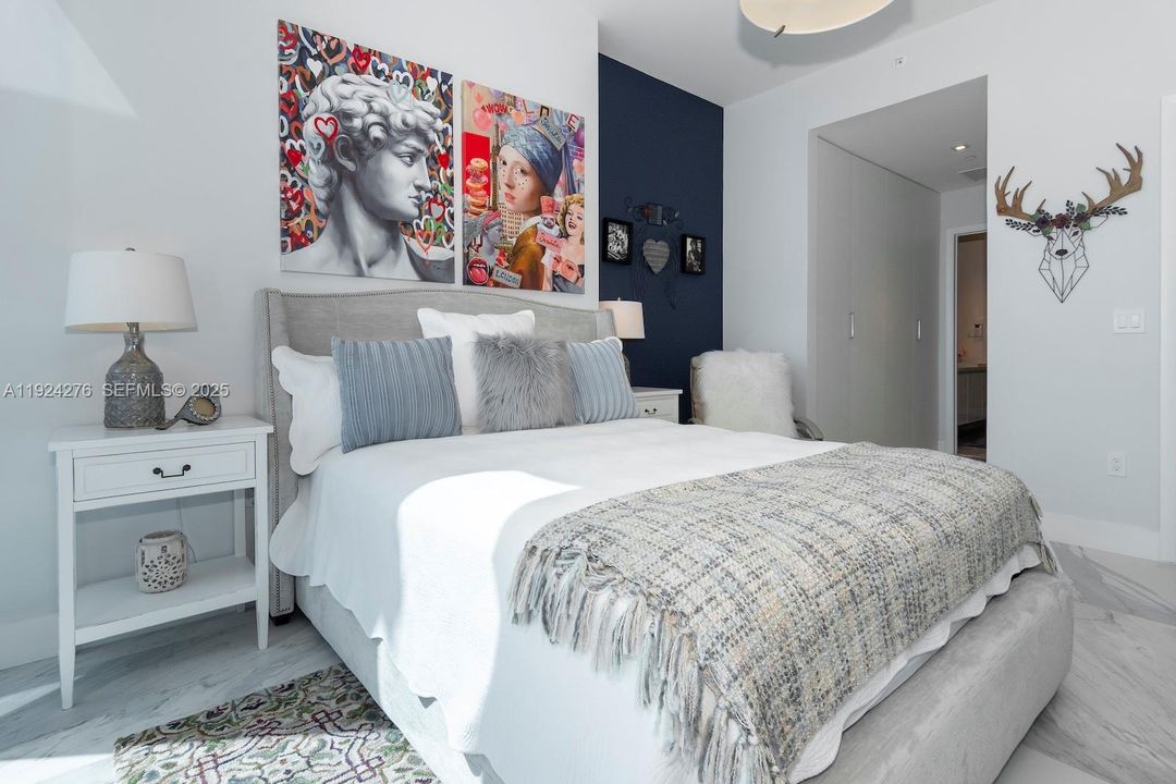 出租: $24,000 (4 贝兹, 4 浴室, 3214 平方英尺)