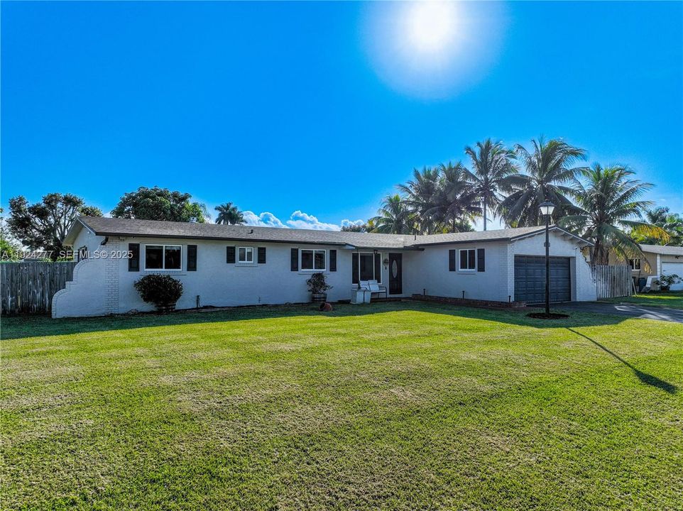 На продажу: $699,900 (4 спален, 2 ванн, 1664 Квадратных фут)