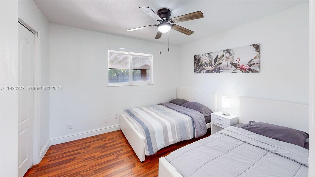 На продажу: $699,900 (4 спален, 2 ванн, 1664 Квадратных фут)