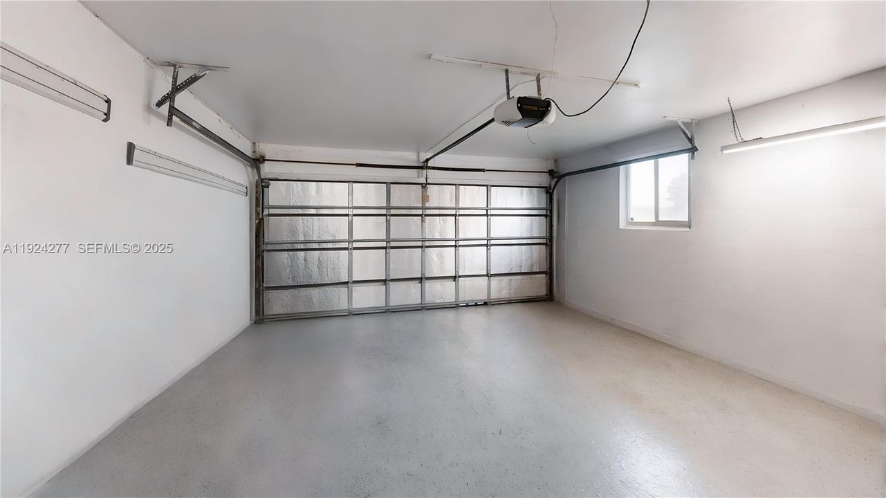 На продажу: $699,900 (4 спален, 2 ванн, 1664 Квадратных фут)