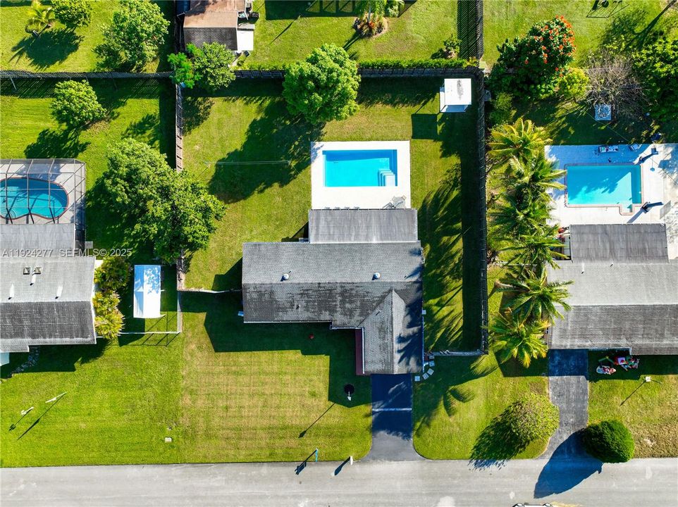 На продажу: $699,900 (4 спален, 2 ванн, 1664 Квадратных фут)