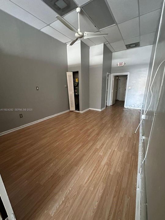 В аренду: $3,000 (0 спален, 0 ванн, 0 Квадратных фут)