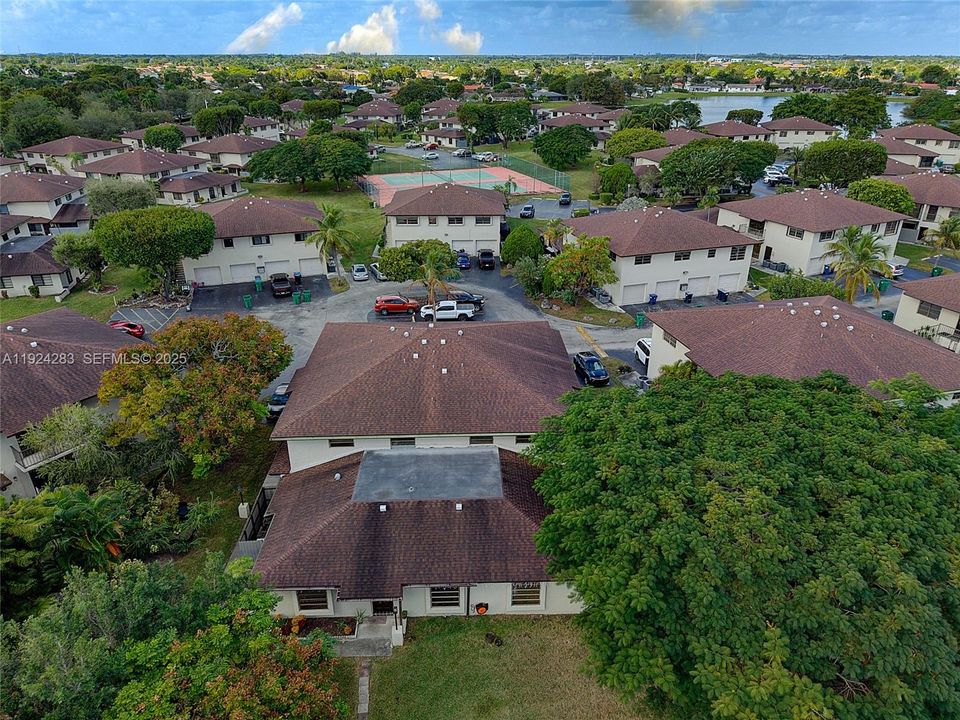 For Sale: $390,000 (2 beds, 2 baths, 1057 Square Feet)