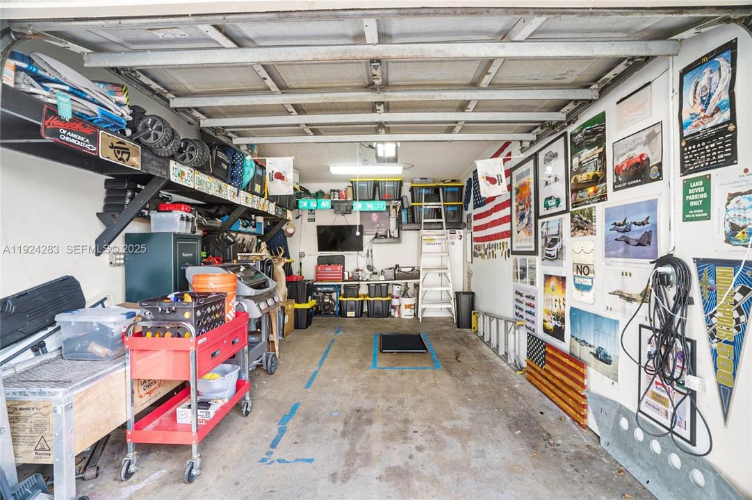 For Sale: $390,000 (2 beds, 2 baths, 1057 Square Feet)