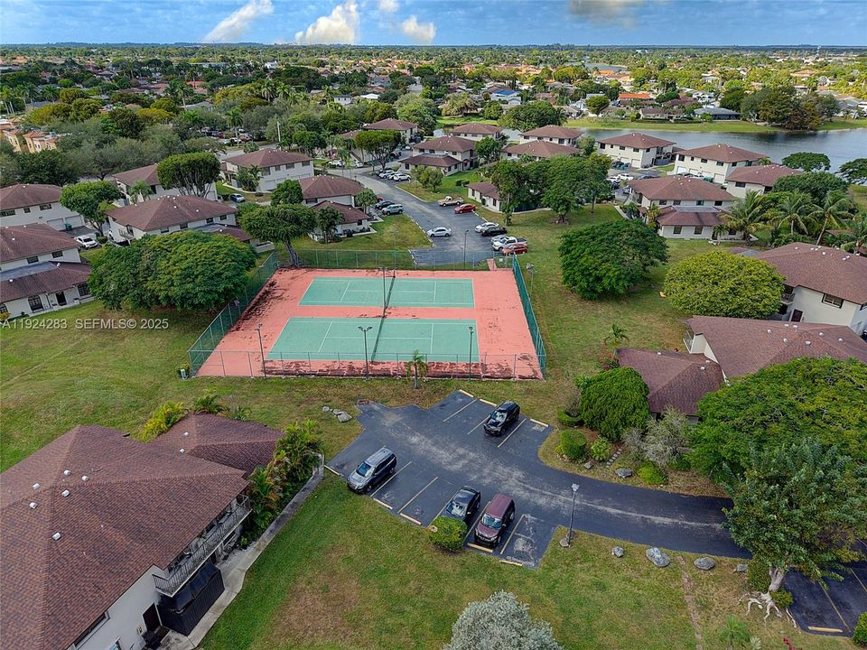 For Sale: $390,000 (2 beds, 2 baths, 1057 Square Feet)