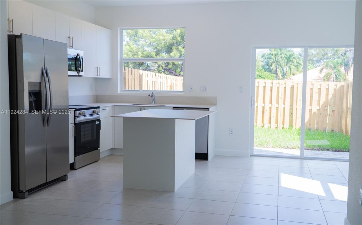 For Rent: $2,650 (3 beds, 3 baths, 0 Square Feet)