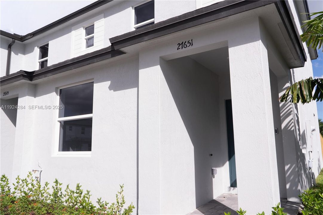 For Rent: $2,650 (3 beds, 3 baths, 0 Square Feet)