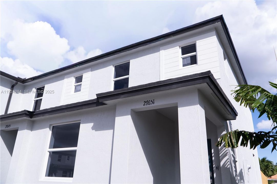 For Rent: $2,650 (3 beds, 3 baths, 0 Square Feet)