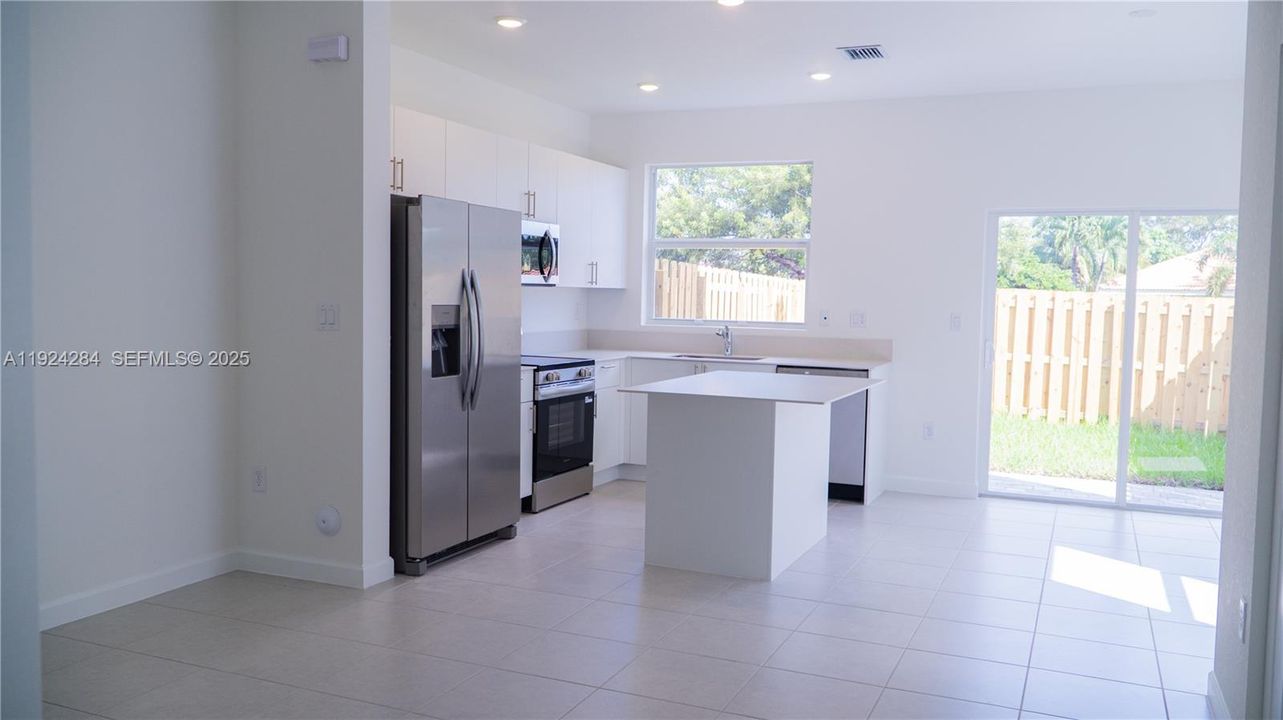 For Rent: $2,650 (3 beds, 3 baths, 0 Square Feet)