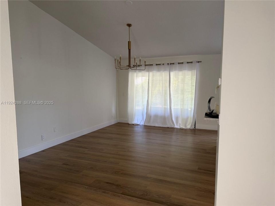 待售: $577,900 (3 贝兹, 2 浴室, 1594 平方英尺)