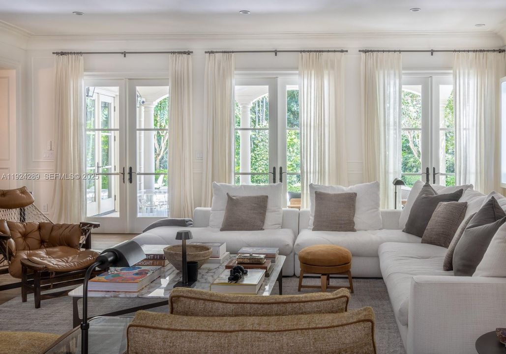 For Sale: $7,500,000 (5 beds, 4 baths, 4494 Square Feet)