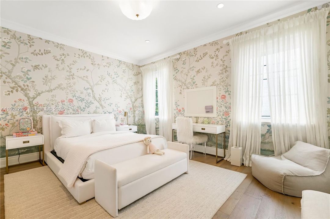 For Sale: $7,500,000 (5 beds, 4 baths, 4494 Square Feet)