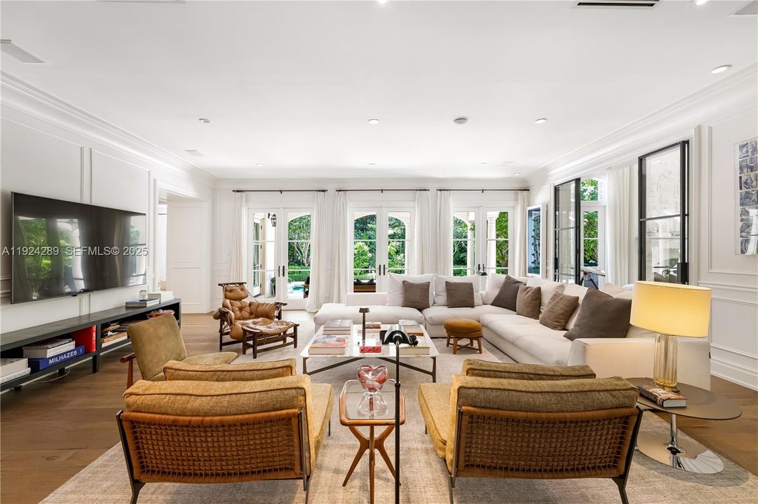 For Sale: $7,500,000 (5 beds, 4 baths, 4494 Square Feet)