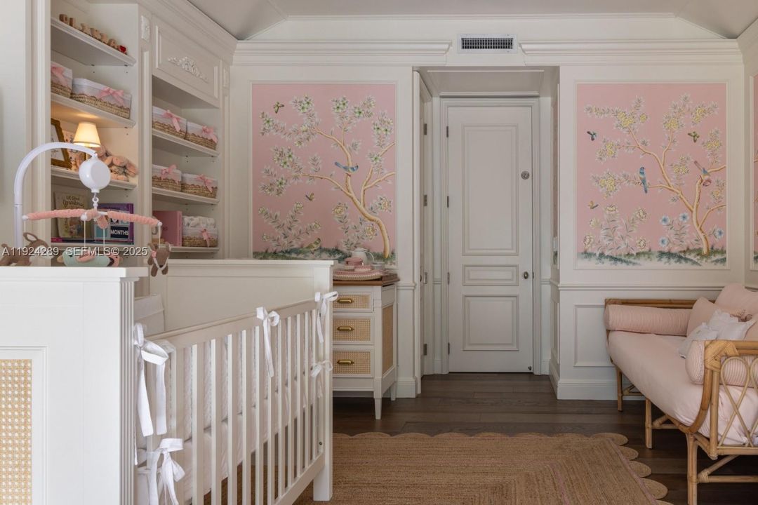 For Sale: $7,500,000 (5 beds, 4 baths, 4494 Square Feet)