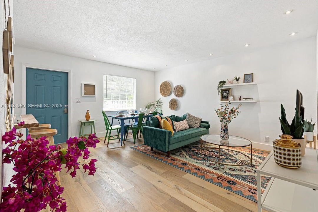 For Rent: $2,725 (2 beds, 1 baths, 500 Square Feet)