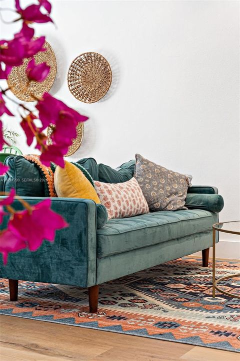 For Rent: $2,725 (2 beds, 1 baths, 500 Square Feet)