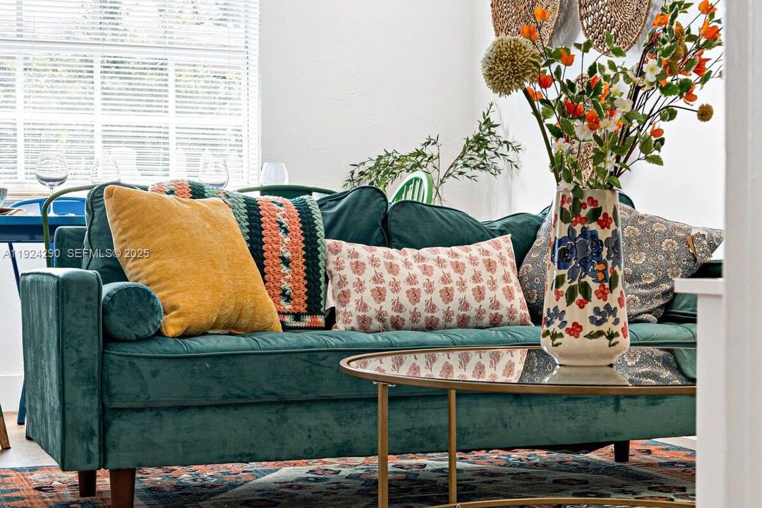 For Rent: $2,725 (2 beds, 1 baths, 500 Square Feet)