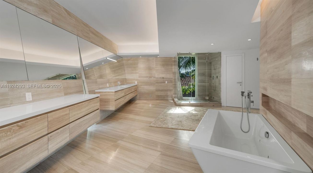 En Venta: $7,995,000 (6 camas, 7 baños, 7249 Pies cuadrados)