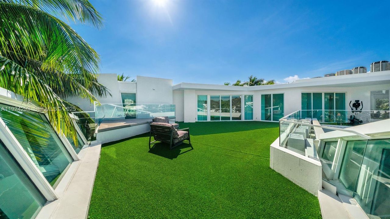 En Venta: $7,995,000 (6 camas, 7 baños, 7249 Pies cuadrados)