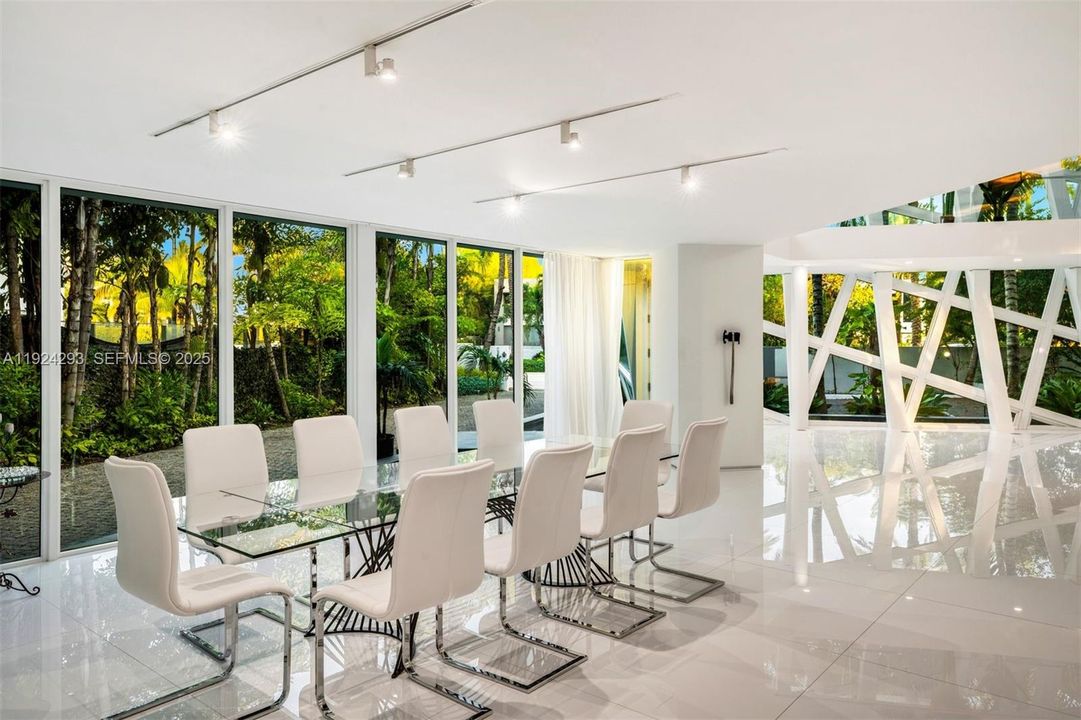 En Venta: $7,995,000 (6 camas, 7 baños, 7249 Pies cuadrados)