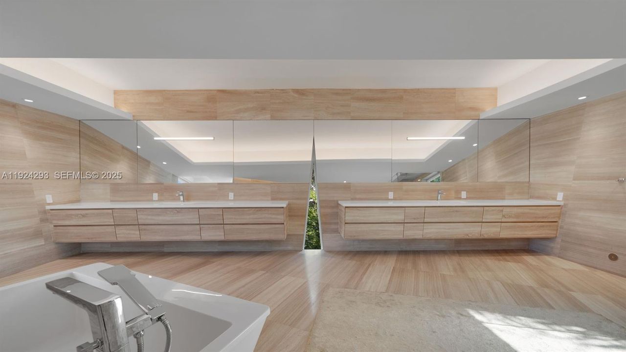 En Venta: $7,995,000 (6 camas, 7 baños, 7249 Pies cuadrados)