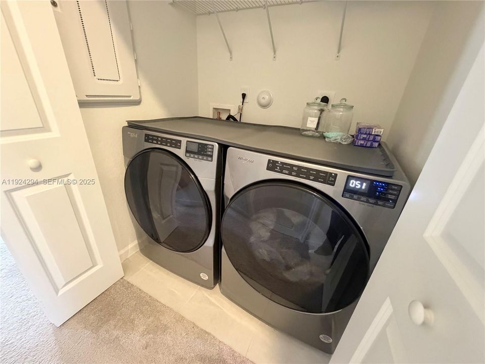 For Rent: $2,800 (3 beds, 2 baths, 1331 Square Feet)