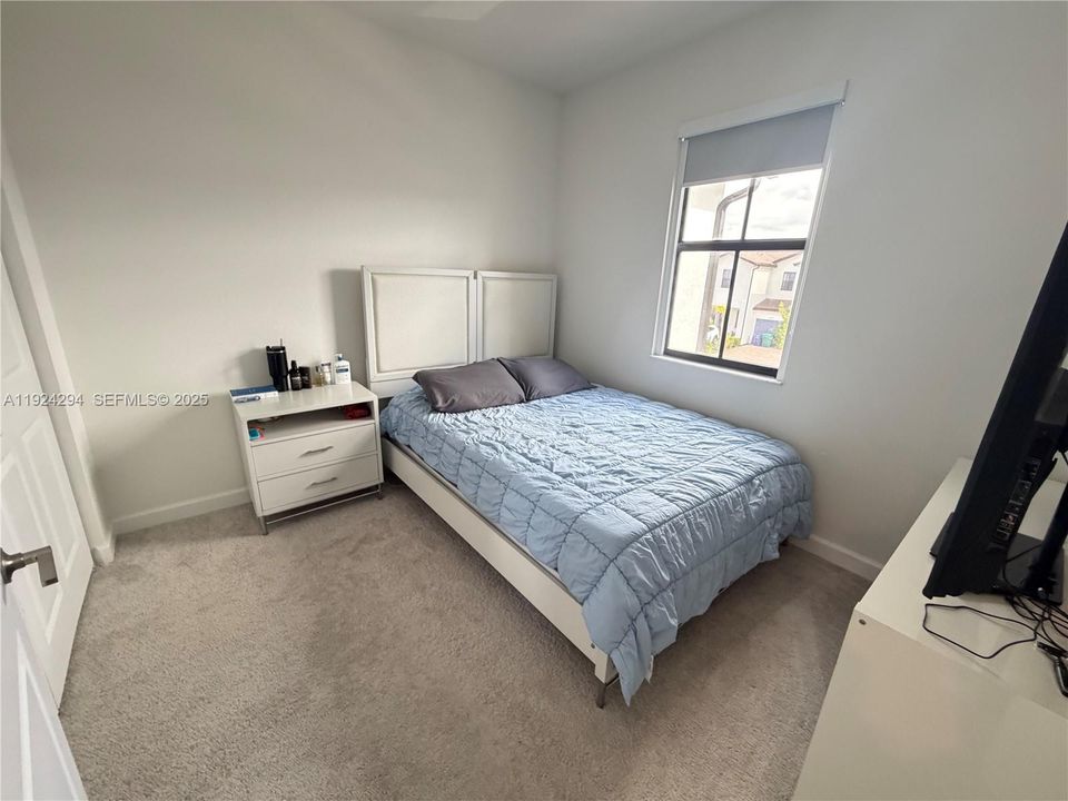 For Rent: $2,800 (3 beds, 2 baths, 1331 Square Feet)