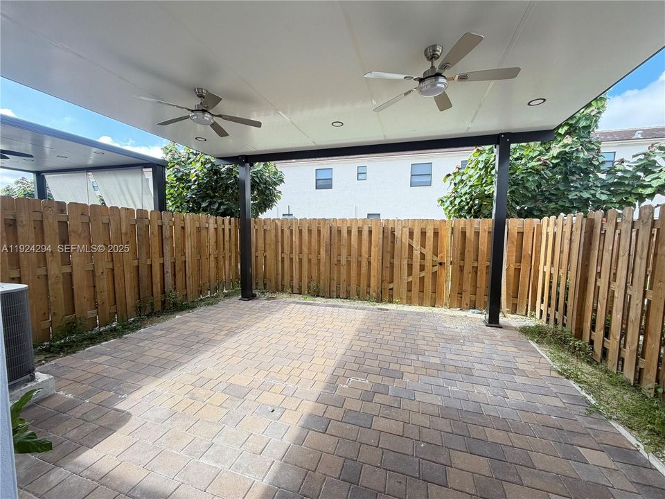 For Rent: $2,800 (3 beds, 2 baths, 1331 Square Feet)