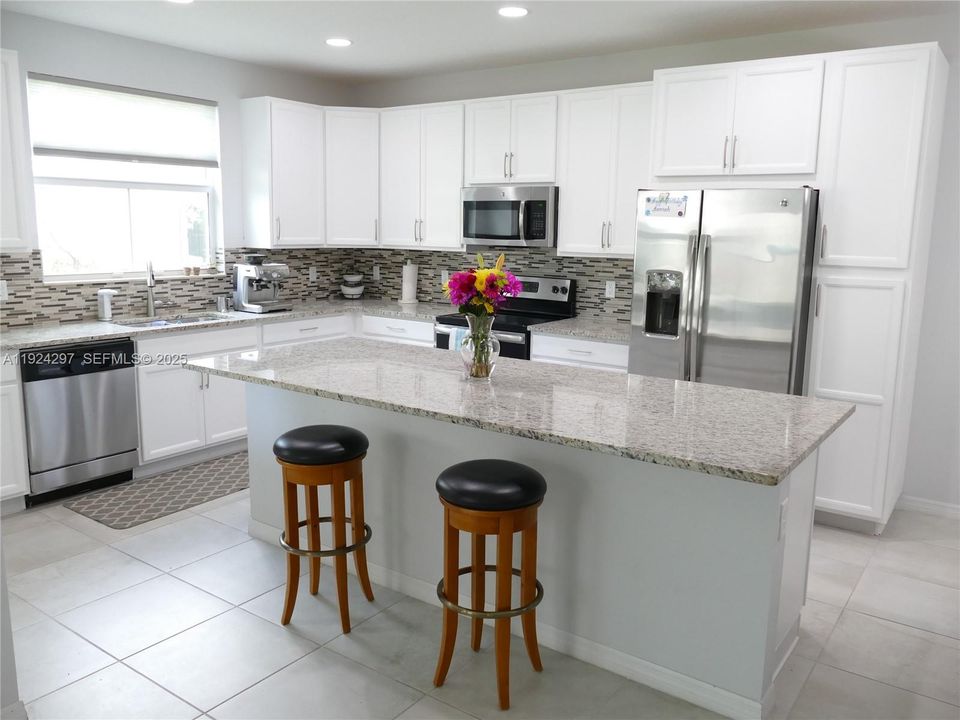 For Rent: $4,500 (5 beds, 4 baths, 3030 Square Feet)