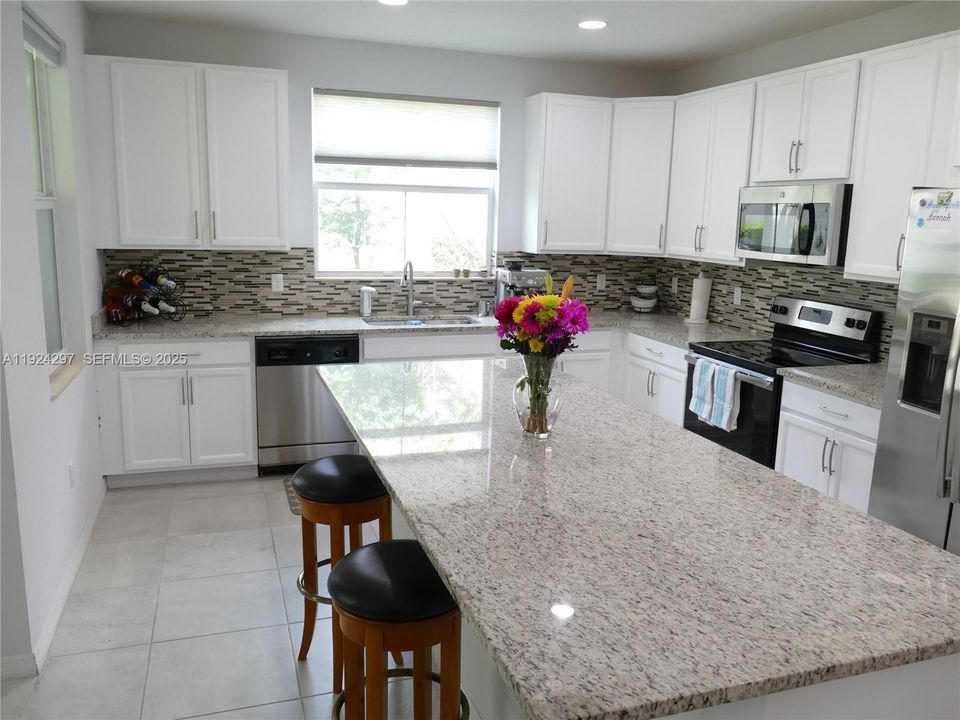 For Rent: $4,500 (5 beds, 4 baths, 3030 Square Feet)