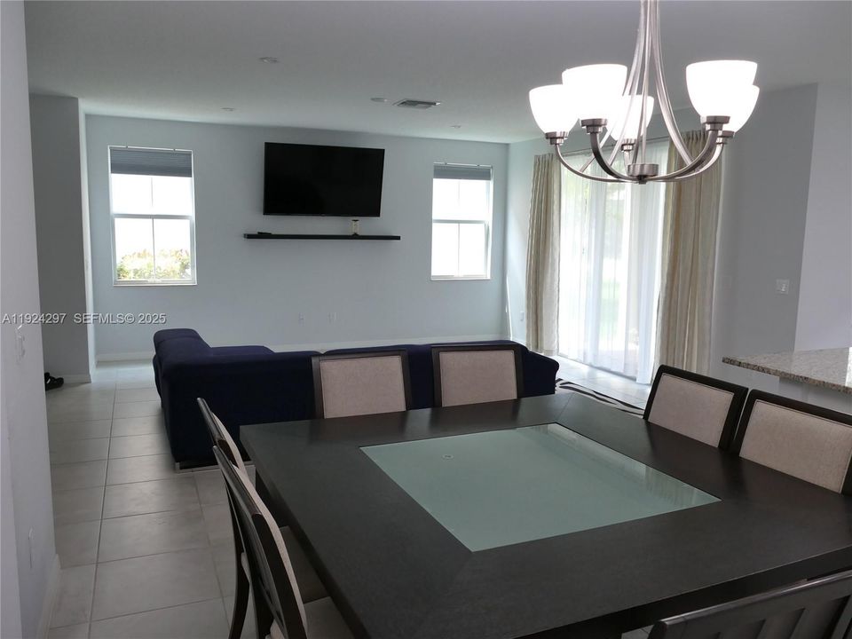 For Rent: $4,500 (5 beds, 4 baths, 3030 Square Feet)