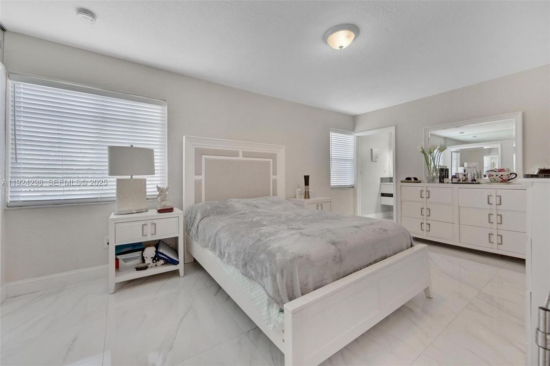 For Sale: $749,000 (3 beds, 2 baths, 1653 Square Feet)