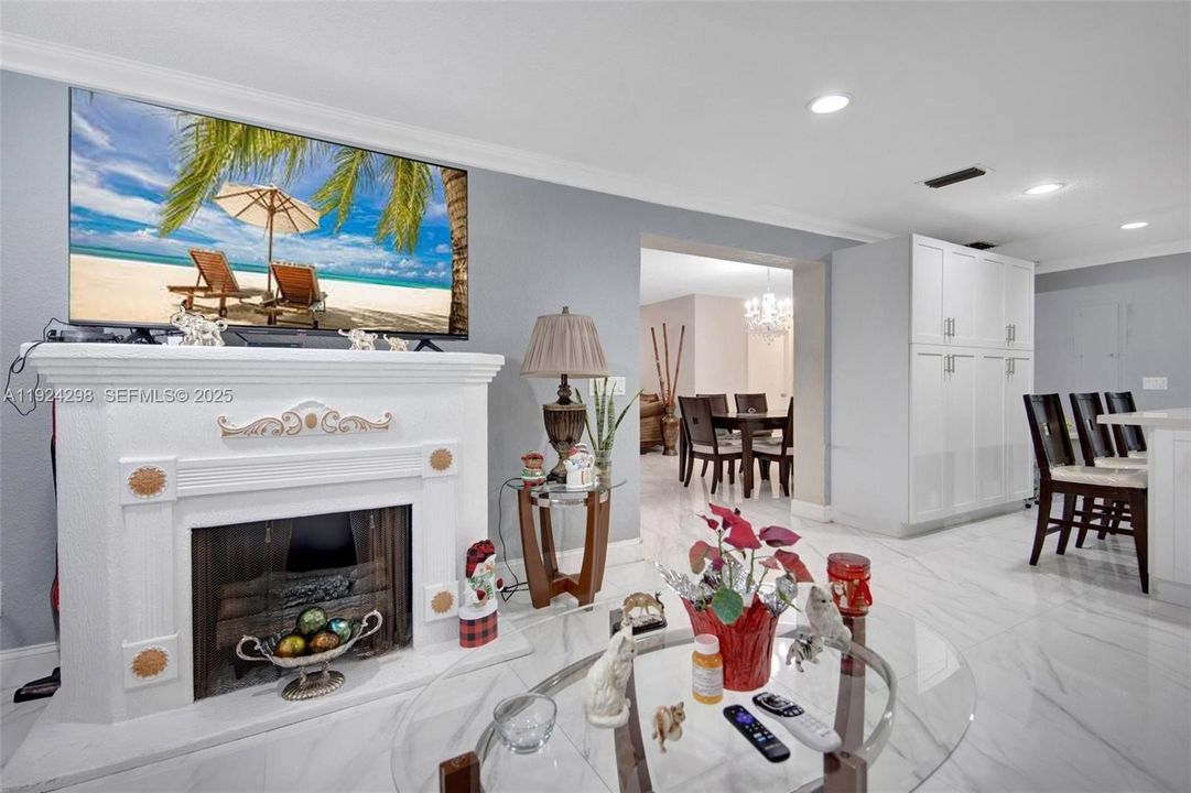 For Sale: $749,000 (3 beds, 2 baths, 1653 Square Feet)