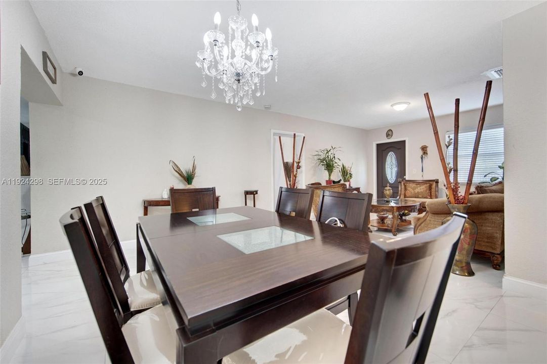 For Sale: $749,000 (3 beds, 2 baths, 1653 Square Feet)