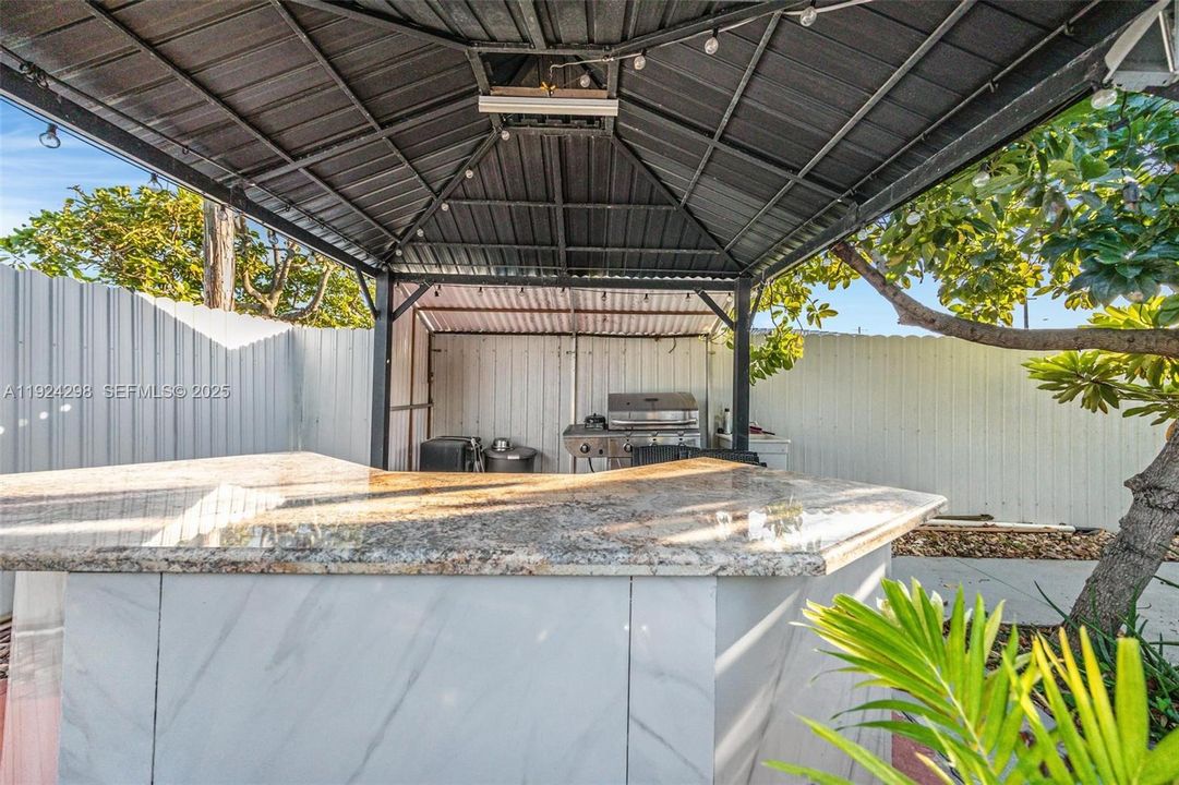 For Sale: $749,000 (3 beds, 2 baths, 1653 Square Feet)