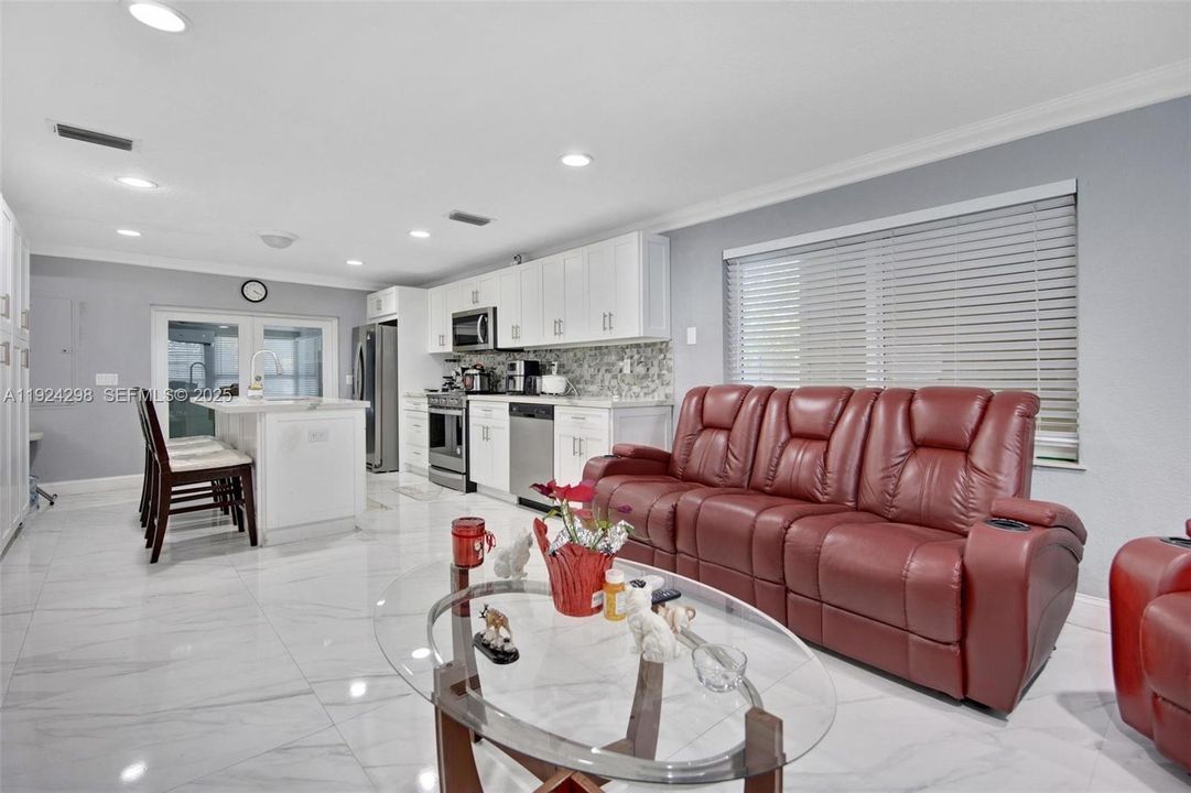 For Sale: $749,000 (3 beds, 2 baths, 1653 Square Feet)