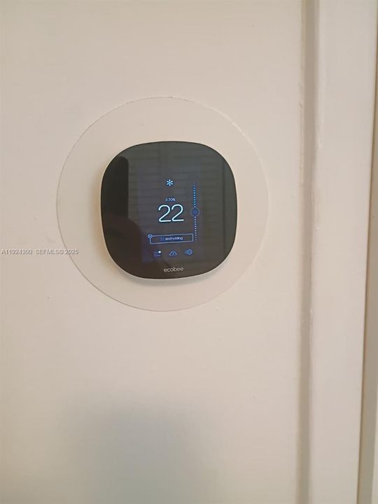 待售: $320,000 (1 贝兹, 1 浴室, 765 平方英尺)