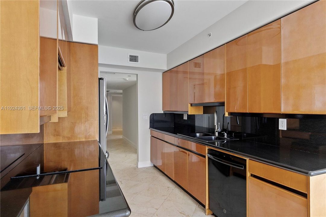 For Rent: $9,950 (3 beds, 3 baths, 2210 Square Feet)