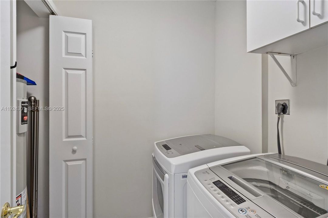 For Rent: $9,950 (3 beds, 3 baths, 2210 Square Feet)